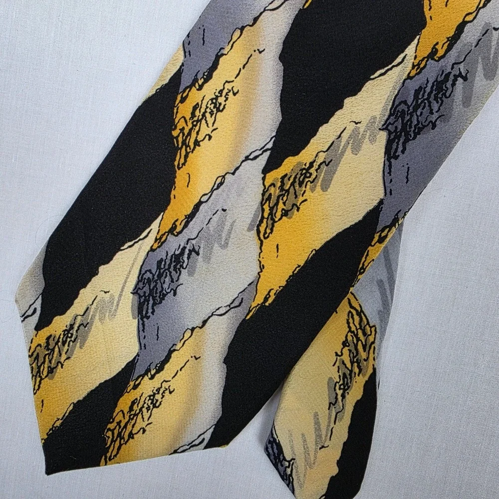 J. Garcia Silk Necktie Mens OS Yellow Black Excellent Abstract Art Deco